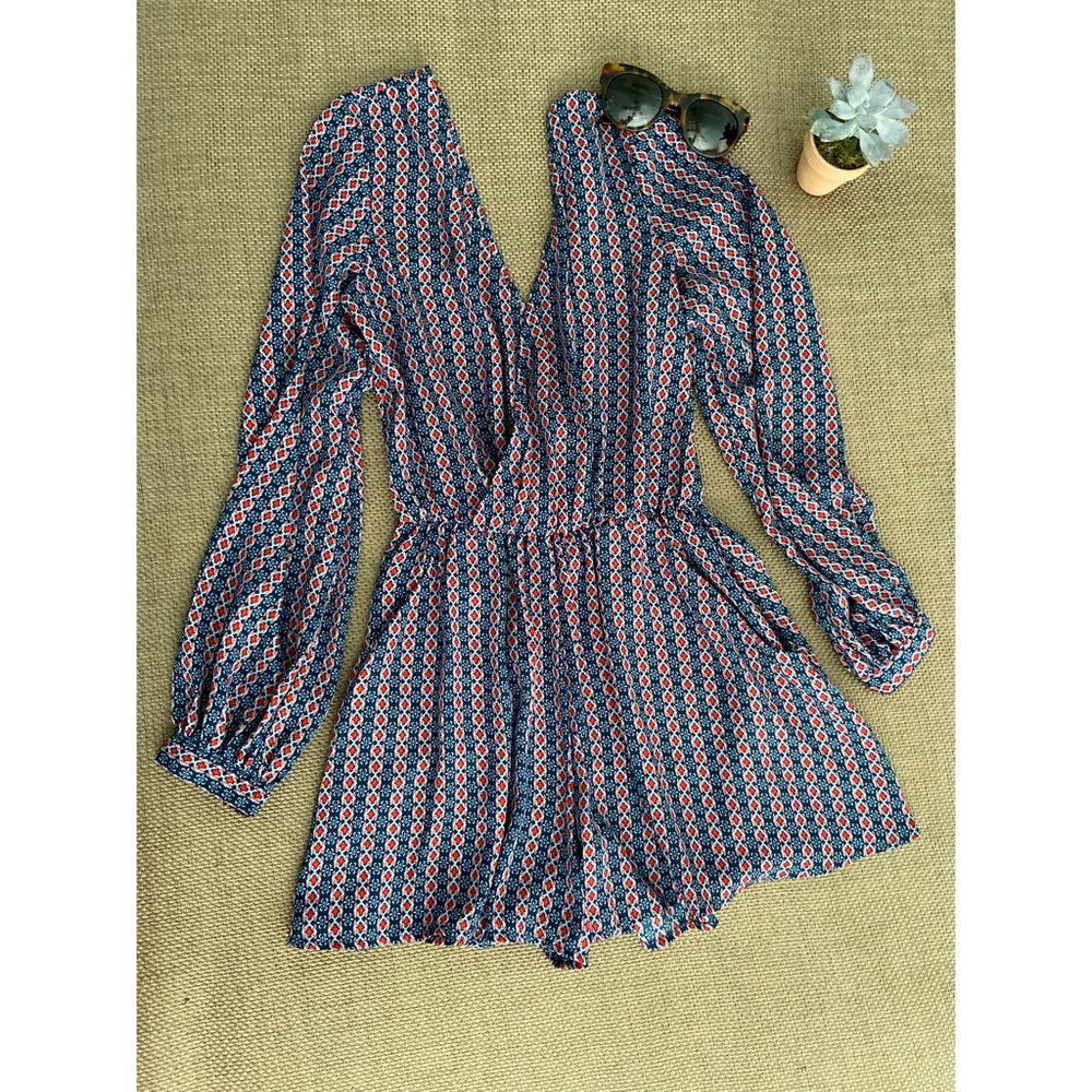 🍬Gianni Bini Long-sleeve V-Neck Romper